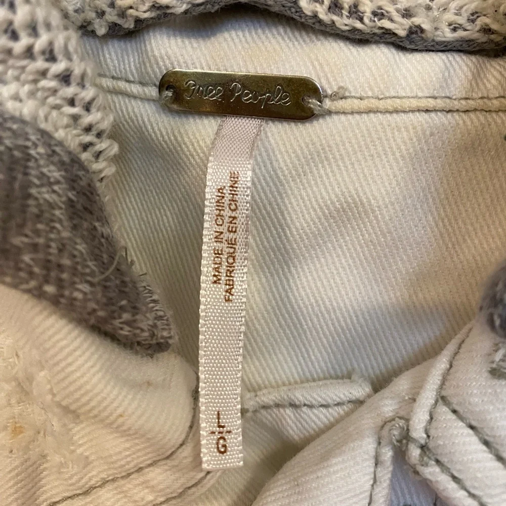 Free People Distressed White Denim Jacket - Size Large - Picture 9 of 10